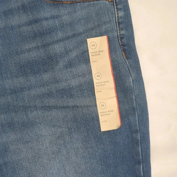 NWT Universal Thread High-Rise Skinny Jeans, Color Med Wash Size 10S - Picture 6 of 16